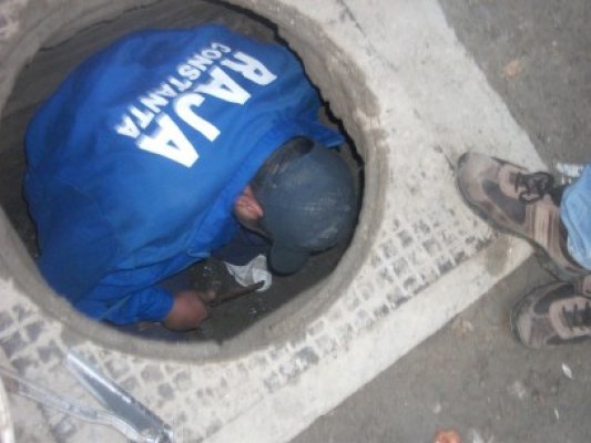RAJA verifică sistemul de preluare a apelor pluviale şi de canalizare
